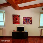 شقة Art & Design