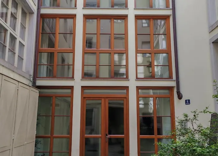 Apartment Art & Design *